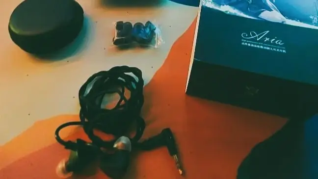 Headset photo 2
